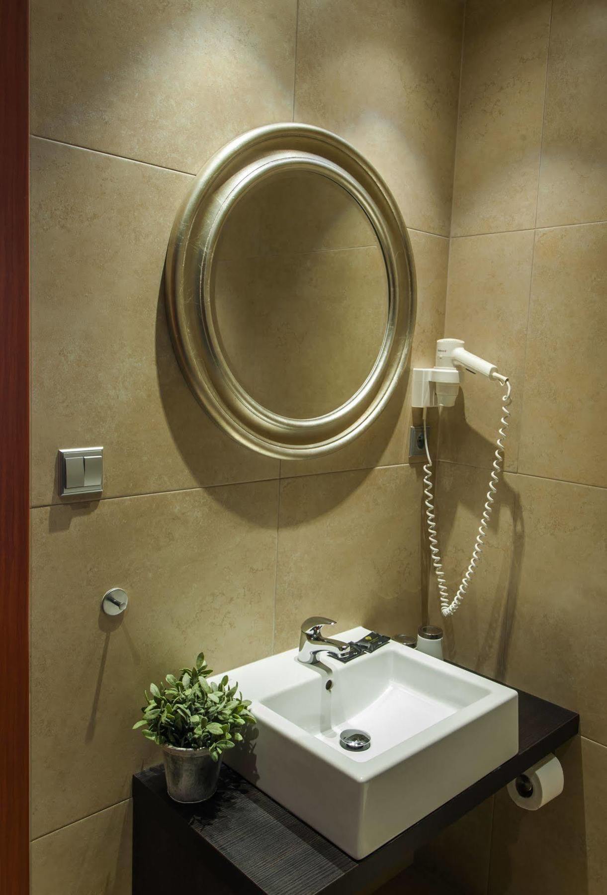 Rango Hotel 3*